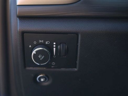 Used 2020 Jeep Grand Cherokee Laredo image 15