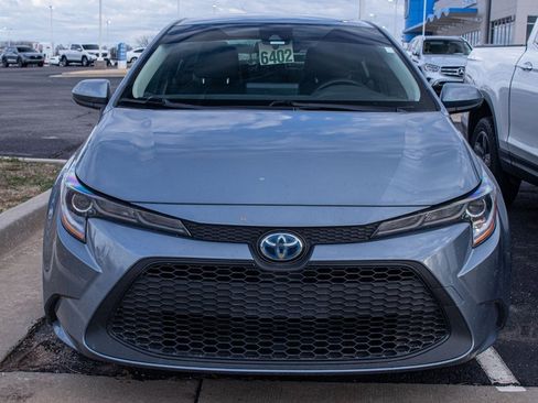 Used 2022 Toyota Corolla LE image 2