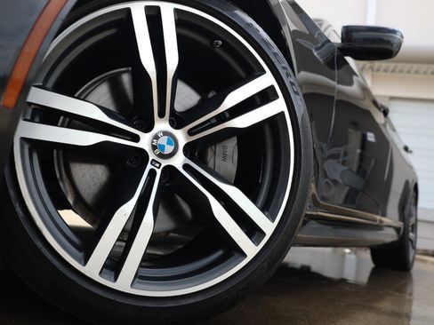 Used 2019 BMW 740i w/ M Sport Package RWD image 36