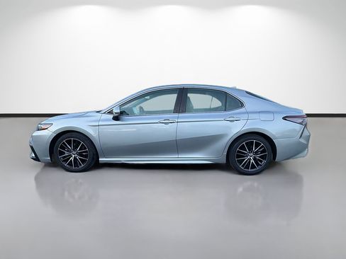 Used 2023 Toyota Camry SE FWD image 6