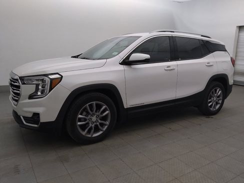 Used 2022 GMC Terrain SLT FWD image 2