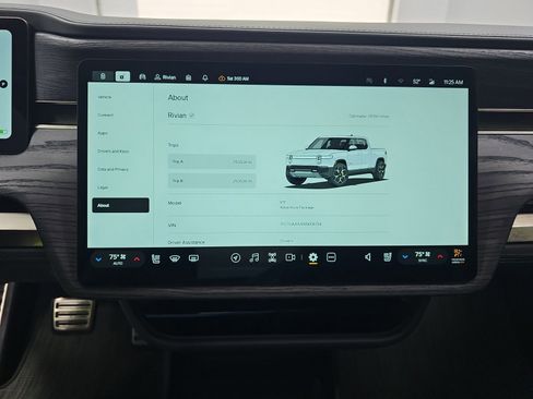 Used 2022 Rivian R1T Adventure image 27