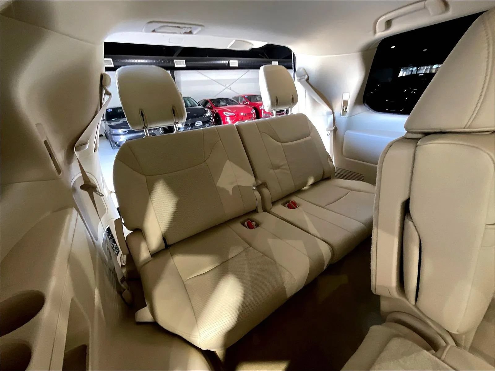 Used 2017 Lexus LX 570 4WD w/ Luxury Package image 17