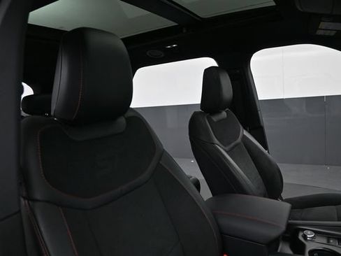 Certified 2025 Ford Explorer ST AWD/4WD image 33