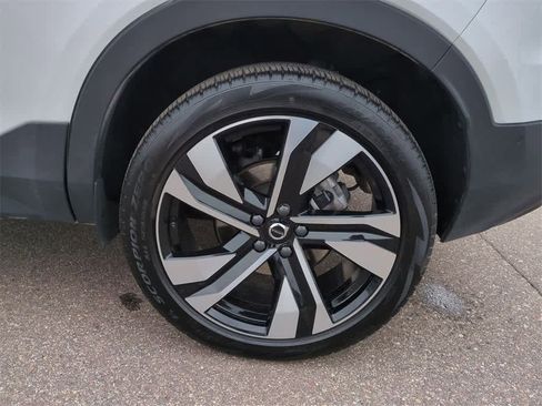 Used 2023 Volvo XC40 B5 Ultimate w/ Protection Package Premier image 6