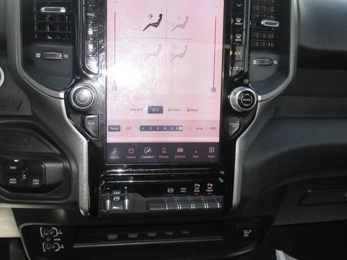 Used 2025 RAM 2500 Tradesman AWD/4WD image 27