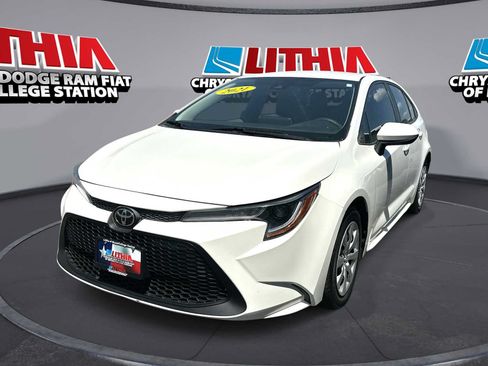 Used 2021 Toyota Corolla LE FWD image 1