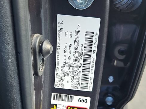 Used 2022 Toyota Tacoma TRD Off-Road w/ Technology Package AWD/4WD image 32