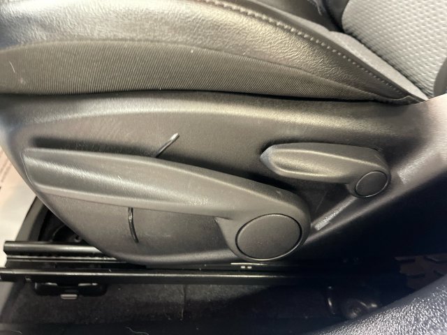 Certified 2025 Jeep Compass Latitude AWD/4WD image 13