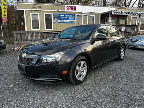 Used 2014 Chevrolet Cruze LT image 2