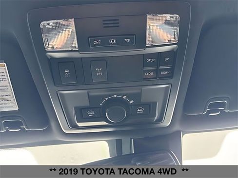 Used 2019 Toyota Tacoma TRD Off-Road image 25