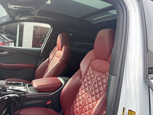 Used 2025 Audi SQ7 Prestige w/ Prestige Package image 13