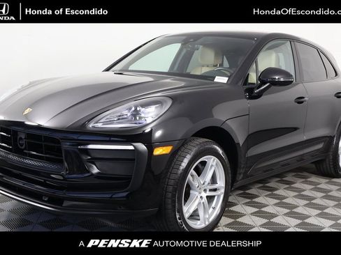 Used 2024 Porsche Macan AWD/4WD image 1