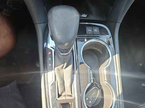 Used 2023 Chevrolet Equinox Premier AWD/4WD image 18