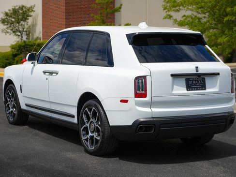 Used 2023 Rolls-Royce Cullinan Black Badge AWD/4WD image 8