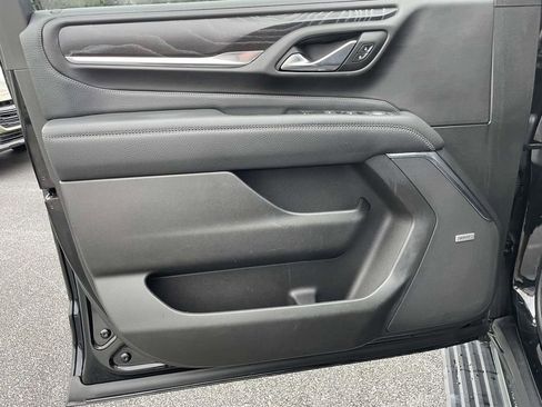 Used 2021 GMC Yukon Denali w/ Denali Premium Package image 16