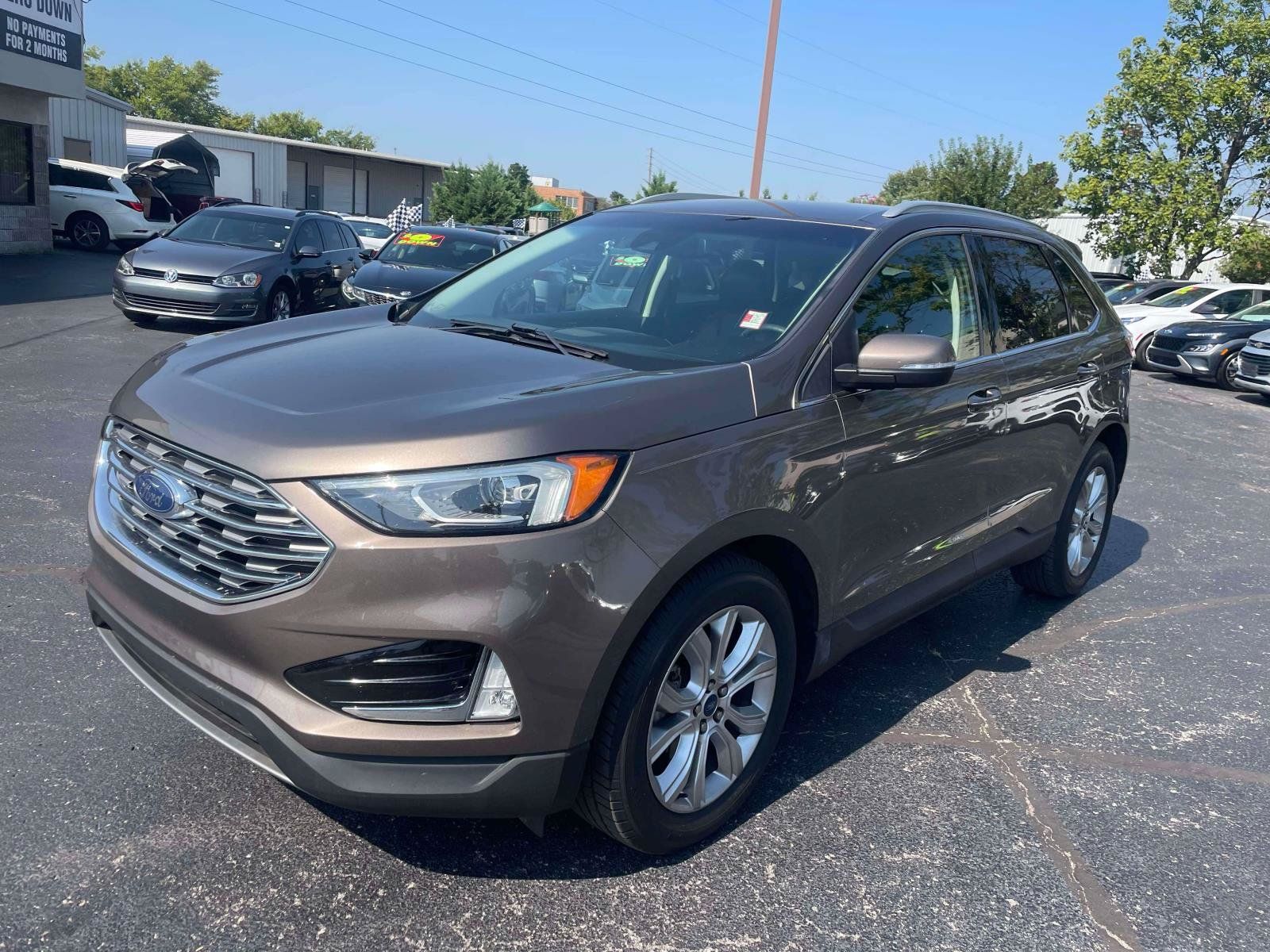 Used 2019 Ford Edge Titanium FWD image 3