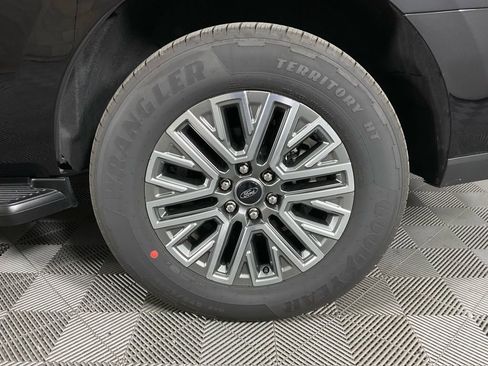 New 2026 Ford Expedition Platinum image 10