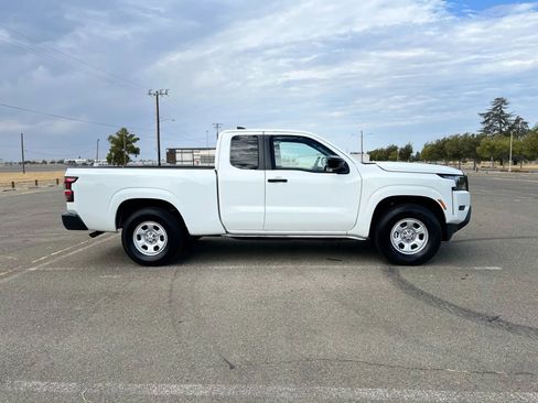 Used 2024 Nissan Frontier S w/ S Utility Package image 4