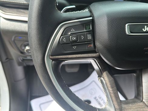 Used 2023 Jeep Grand Cherokee 30th Anniversary AWD/4WD image 19