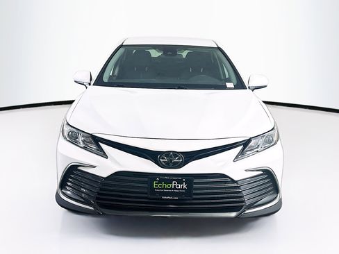 Used 2023 Toyota Camry LE image 2