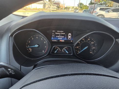 Used 2017 Ford Focus SE FWD image 21