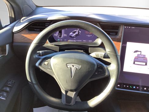 Used 2020 Tesla Model X Long Range image 12