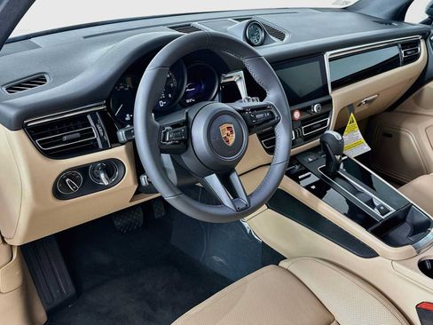 New 2026 Porsche Macan AWD/4WD image 4