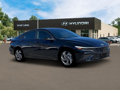 New 2025 Hyundai Elantra SEL image 10
