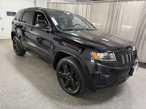 Used 2014 Jeep Grand Cherokee Altitude AWD/4WD image 3