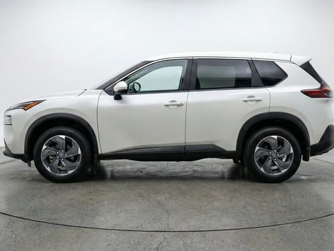 Used 2025 Nissan Rogue SV AWD/4WD image 5