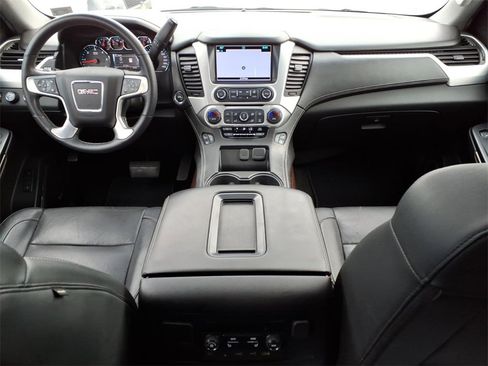 Used 2018 GMC Yukon XL SLT w/ Premium Edition image 18