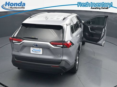 Used 2024 Toyota RAV4 LE AWD/4WD image 32
