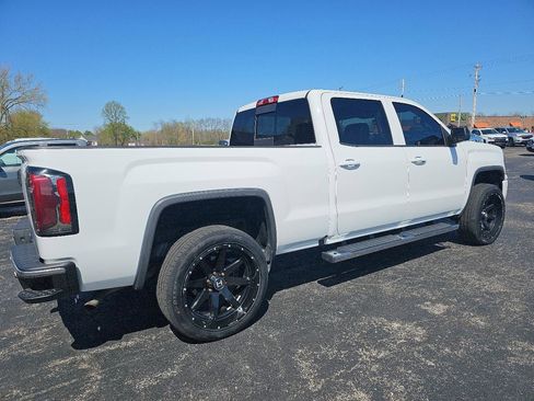 Used 2018 GMC Sierra 1500 SLT w/ All Terrain Package AWD/4WD image 7