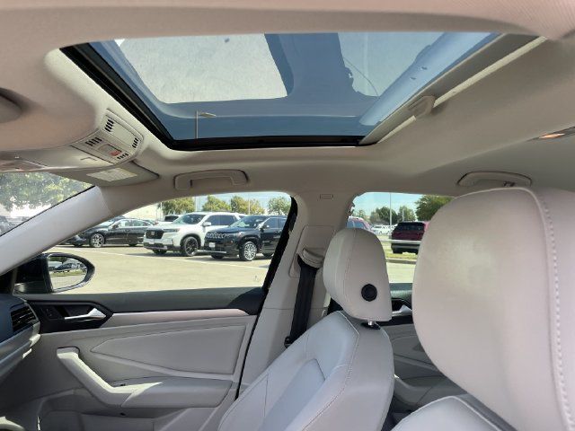 Used 2021 Volkswagen Jetta SE FWD image 23