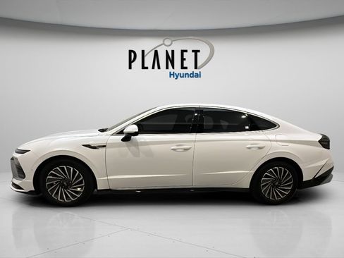 Certified 2025 Hyundai Sonata Limited FWD image 3