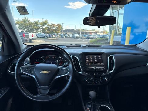 Used 2022 Chevrolet Equinox LT AWD/4WD image 2