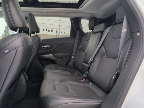 Used 2021 Jeep Cherokee Limited image 21