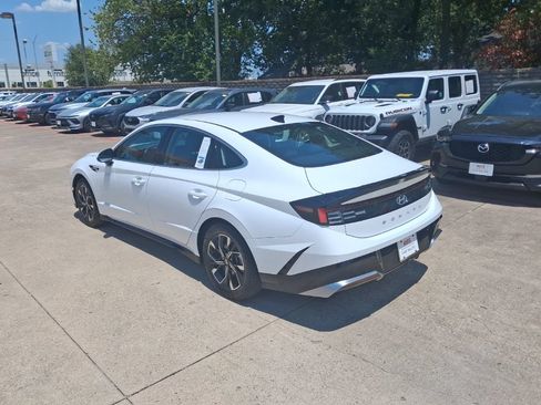 Used 2025 Hyundai Sonata SEL FWD image 7