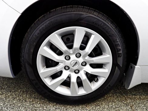 Used 2017 Nissan Altima 2.5 S w/ Power Driver Seat Package FWD image 18