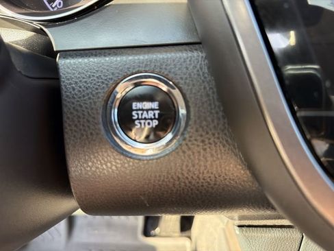 Used 2022 Toyota Camry SE w/ Audio Upgrade Package image 15