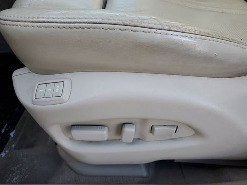 Used 2016 Cadillac SRX Luxury image 8