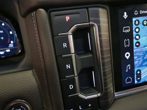 Used 2024 GMC Yukon Denali w/ Denali Reserve Package AWD/4WD image 19