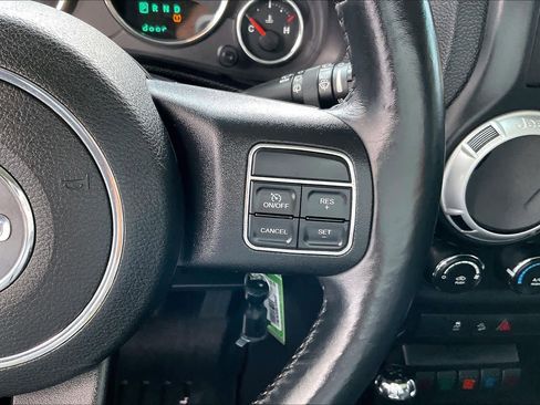 Used 2013 Jeep Wrangler Rubicon w/ PWR Convenience Group AWD/4WD image 19