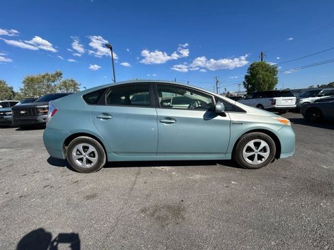 Used 2015 Toyota Prius Two image 4