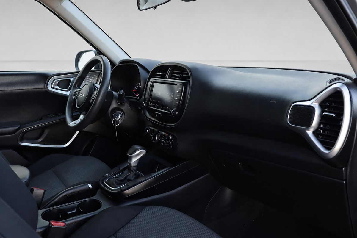 Used 2022 Kia Soul LX w/ Technology Package FWD image 22
