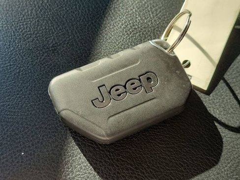 Used 2023 Jeep Gladiator Sport image 35