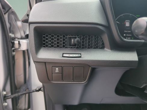 Certified 2025 Honda CR-V Sport image 14