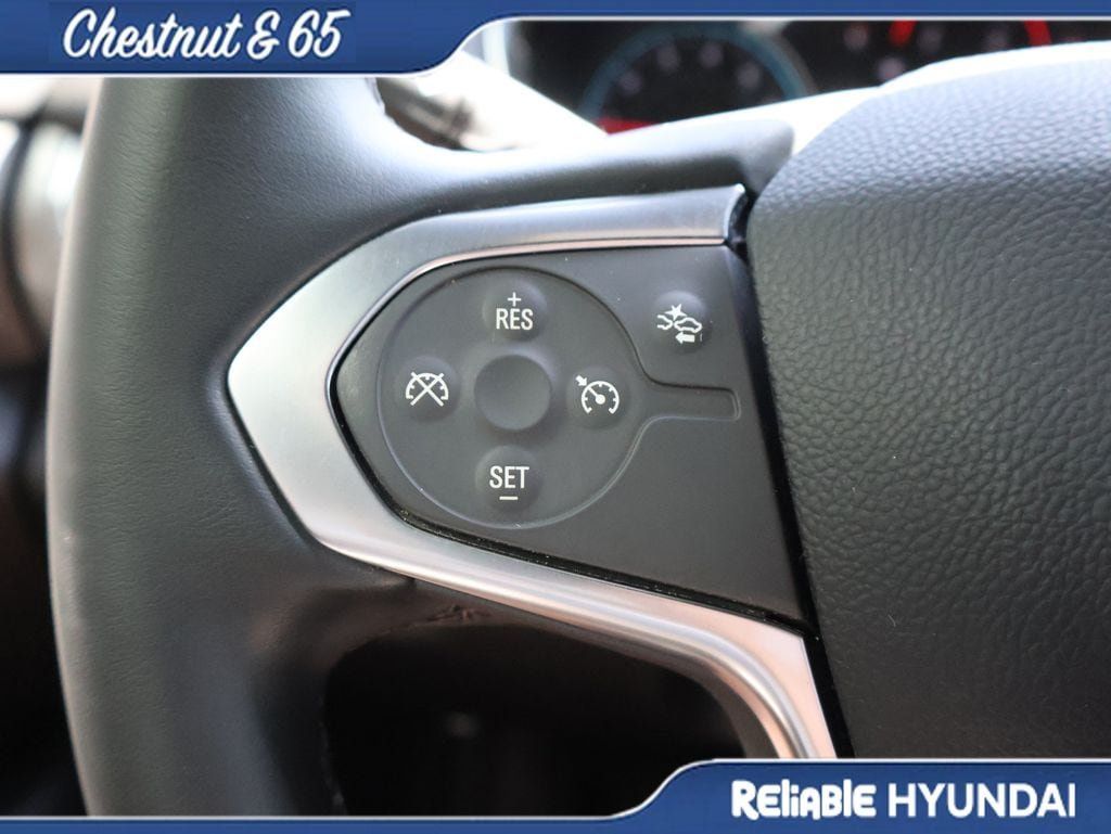 Used 2023 Chevrolet Traverse LT FWD image 28