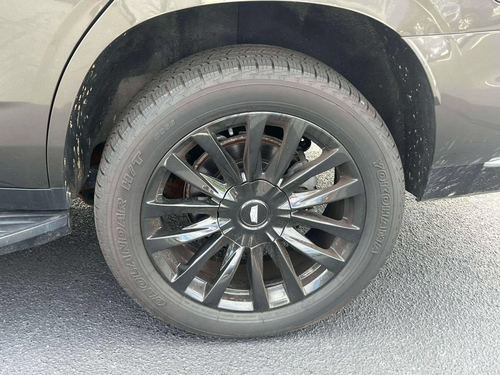 Used 2021 Cadillac Escalade Premium Luxury AWD/4WD image 9